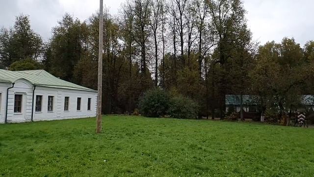 Бродяга заметил как незнакомец угощает девочку на площадке и сразу же принял самое верное решение смотреть онлайн