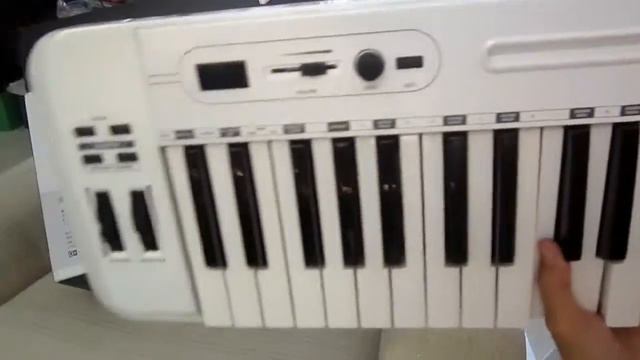 Samson Carbon 49 USB Midi Controller Quick Unboxing смотреть онлайн