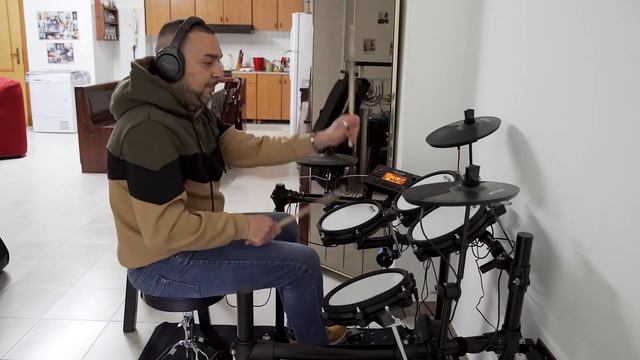 Acqua e sale (Mina & Celentano) Drum cover - Batteria elettronica Nux DM 210 смотреть онлайн