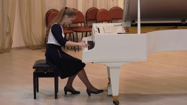 Кадушкина Алиса, 14 лет. И. С. Бах Прелюдия из английской сюиты a-moll. смотреть онлайн