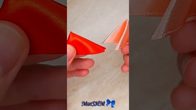 Как сделать брошь своими руками для начинающих Канзаши мк #Shorts смотреть онлайн