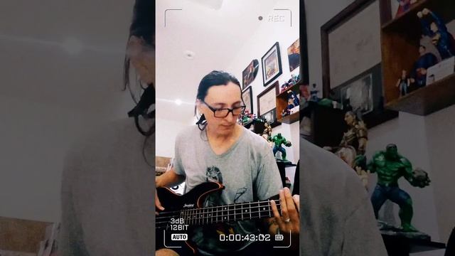 Go Robot RHCHP bass cover смотреть онлайн