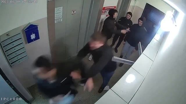 Ломает ящики в подъезде смотреть онлайн