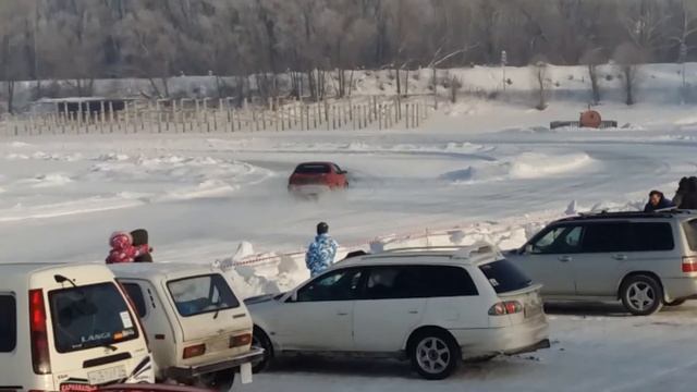 Красная максима на ледовом треке смотреть онлайн