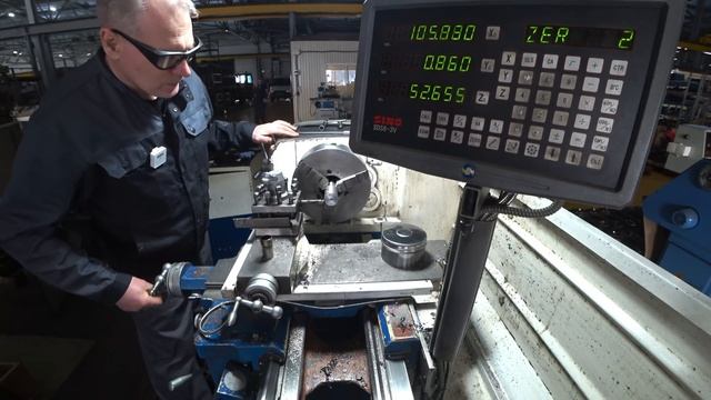 Отверстие в тонкой нержавейке на токарном. смотреть онлайн