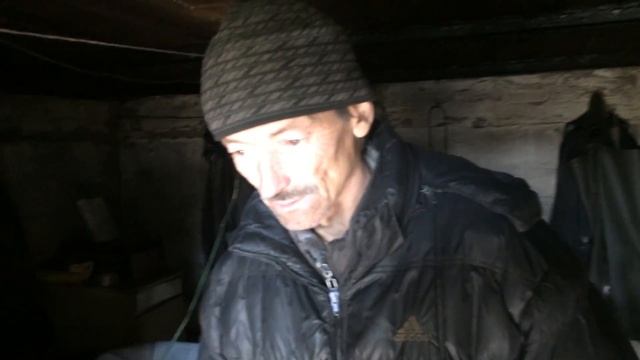 Житель Бобровичей Ивацевичского района 3 года живет в погребе смотреть онлайн