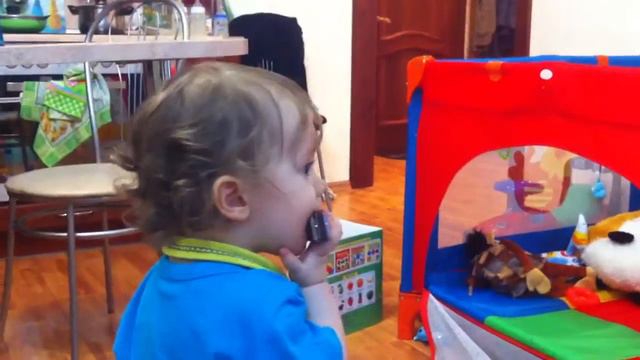 Музыкант с гармошкой (1год1месяц) часть2 смотреть онлайн