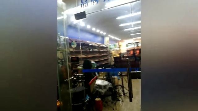 МУЗЫКАЛЬНЫЕ МАГАЗИНЫ В ШАНХАЕ | Music store in Shanghai смотреть онлайн