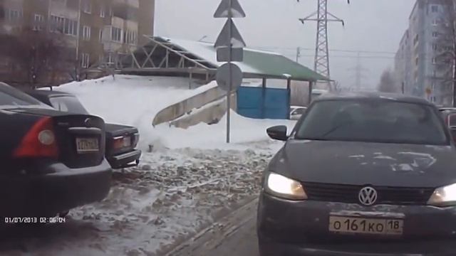 Успела увернуться. Холмы (Ижевск) смотреть онлайн