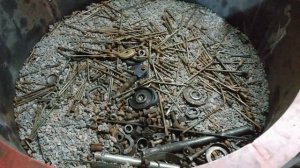 Галтовка своими руками  в гараже . Первый тест. Чистка деталей