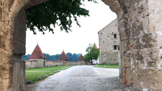 Замок Бургхаузен (Burghausen) Самая длинная крепость. смотреть онлайн
