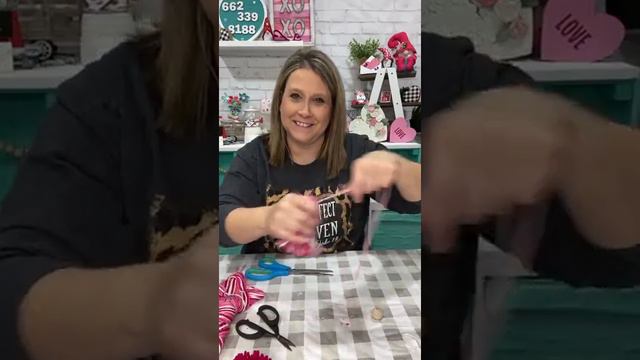 Valentine banner pom pom tutorial part 2 смотреть онлайн