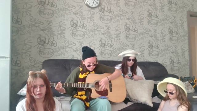 пошлая молли-типичная вечеринка с бассейном (кавер группы "Стоячие соски") смотреть онлайн