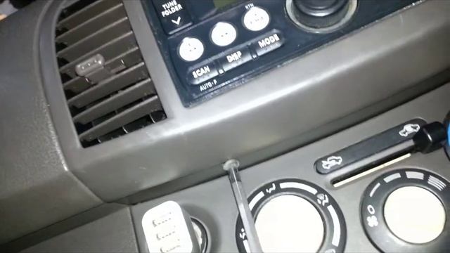 How to remove the radio from a Nissan Micra смотреть онлайн