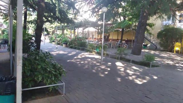 Кафе пингвин аэрохоккей дети играют 2023 смотреть онлайн