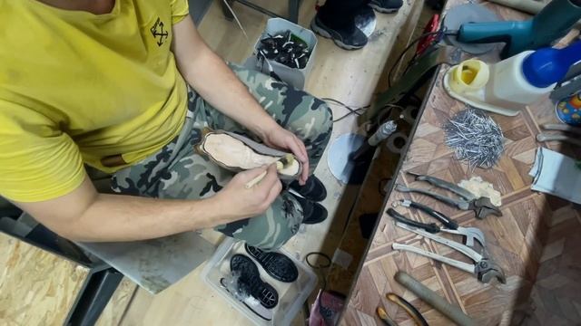 Производство кожаных ботинок за 3 минуты смотреть онлайн