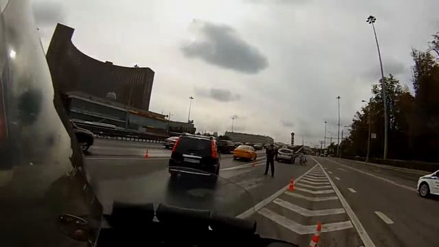 Как правильно въезжать на эстакаду... в День города)) смотреть онлайн