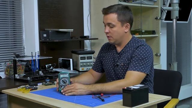 Урок 2. Базовый комплект оборудования. Индикатор напряжения (контролька). Мультиметр. Осциллограф. смотреть онлайн