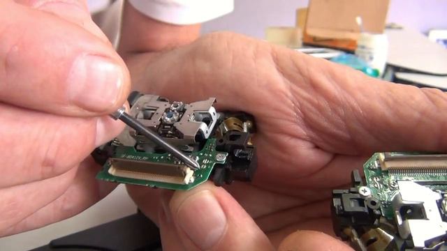 Trocar Leitor Optico blu-ray Philips BDP3100x/78 смотреть онлайн