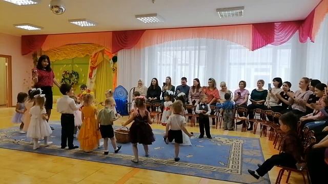 Осенний утренник во второй младшей группе №9 смотреть онлайн