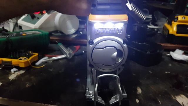 Подсветка на лобзик DeWalt DCS 331 смотреть онлайн