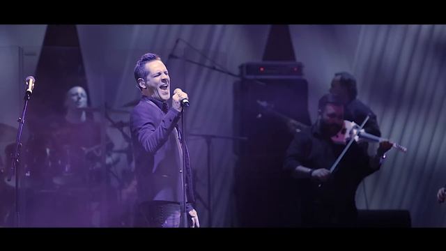 Damian & Brothers feat. Stefan Banica Jr. - Da Mama Cu Biciu-n Mine | LIVE @ Sala Palatului смотреть онлайн