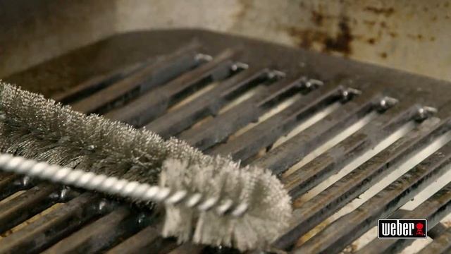 Электрический гриль Weber PULSE — Повседневная очистка смотреть онлайн