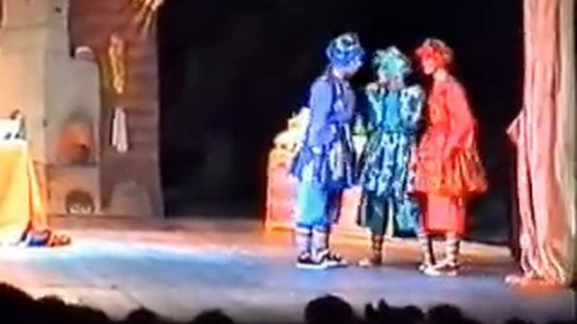 «Заколдованная снегурочка - Старая Версия". Детский новогодний спектакль. Театр Бемби 2000 года. смотреть онлайн