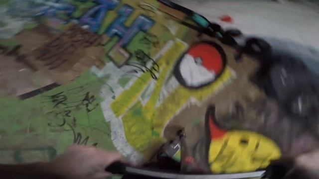 ABANDONED HOUSE TURNED INTO A SKATEPARK! смотреть онлайн