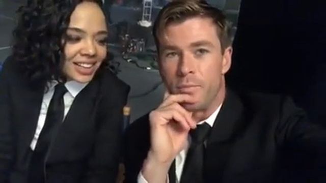 Chris Hemsworth and Tessa Thompson congratulate Robert Downey Jr. смотреть онлайн