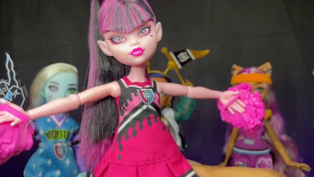 Monster High Ghoul Spirit 6 Pack Doll Review смотреть онлайн