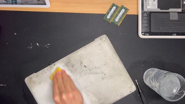 $60 Two MacBook 2009 Repairs + Cleaning And MacOS Catalina Install