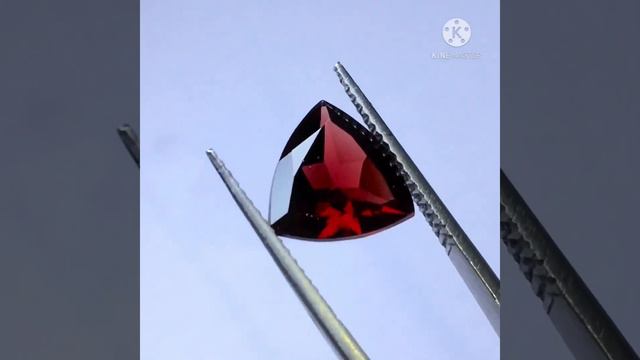 Red Garnet from Mozambique 9 mm trillion смотреть онлайн