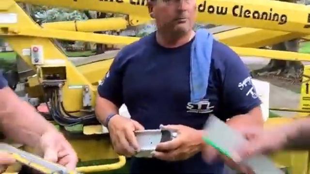 Marc Tanner and Mike Kilcommmons use the first generation of CONSTRUCTOR BRUSH - hear their reactio смотреть онлайн