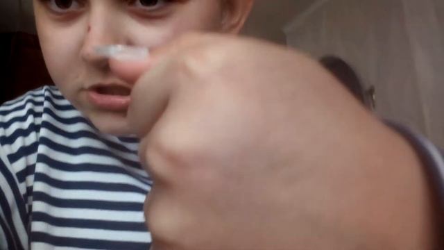 делаем ногти из скотча