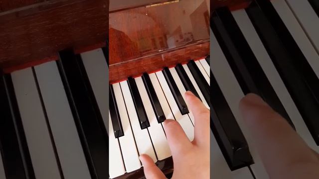 Крутая мелодия на пианино чтобы удивить ваших друзей🎹 #мелодия #пианино #фортепиано смотреть онлайн