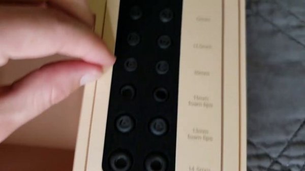 1More QUAD DRIVER IN-EAR HEADPHONES