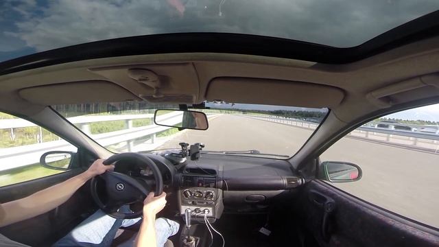 OPEL CORSA vs HONDA CIVIC B18 смотреть онлайн