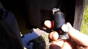 Солярис не работает омыватель стекла, причина засор в насосе.