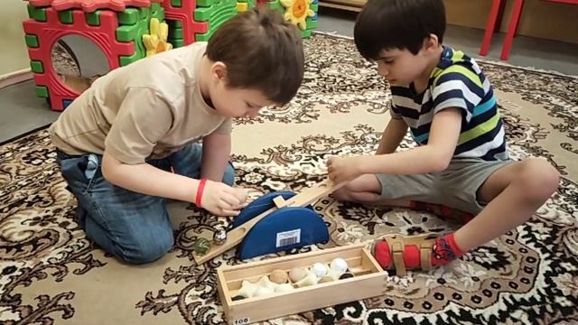 Приглашаем на занятия в сенсорной комнате! Школа № 851, г. Москва смотреть онлайн
