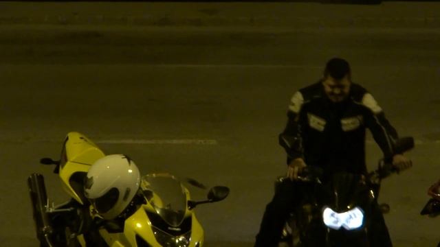 Honda CBR 250 RR & Kawasaki Z 750 смотреть онлайн
