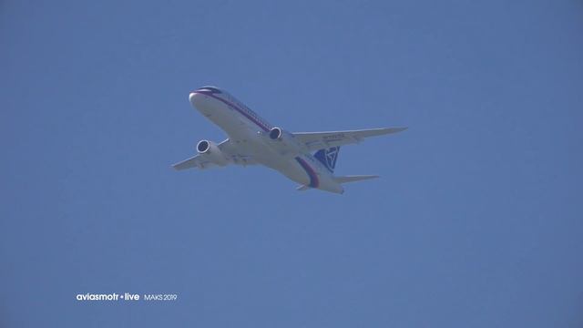 Sukhoi Superjet 100 с «саберлетами» МАКС-2019