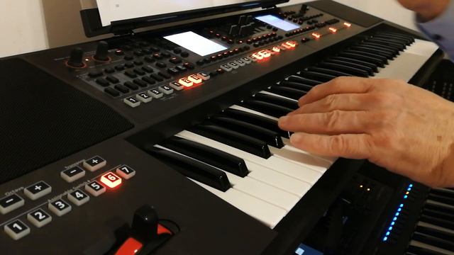 Amazing Grace Played On The Roland E-A7 Keyboard смотреть онлайн