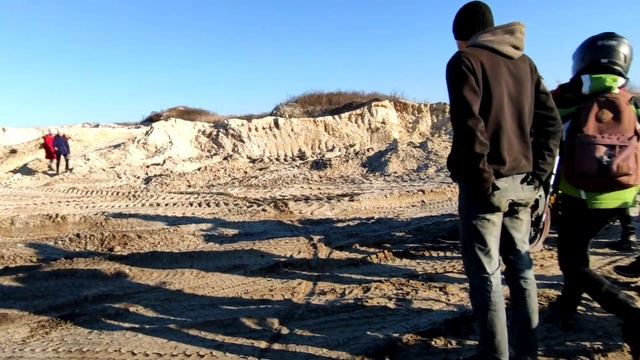 ? ПРИЕХАЛИ ДРУЗЬЯ ИЗ СОСЕДНЕГО СЕЛА! ПОКАТУШКИ НА МОТОЦИКЛАХ! НА ЧТО СПОСОБНА ПЛАНЕТА 5!? смотреть онлайн