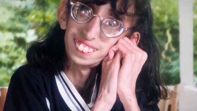 Люди смеялись над её лицом, но проходит 26 ЛЕТ и она преображается... смотреть онлайн