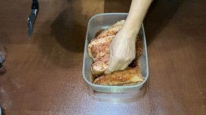 Простой рецепт: свиные щечки, запеченные в специях.