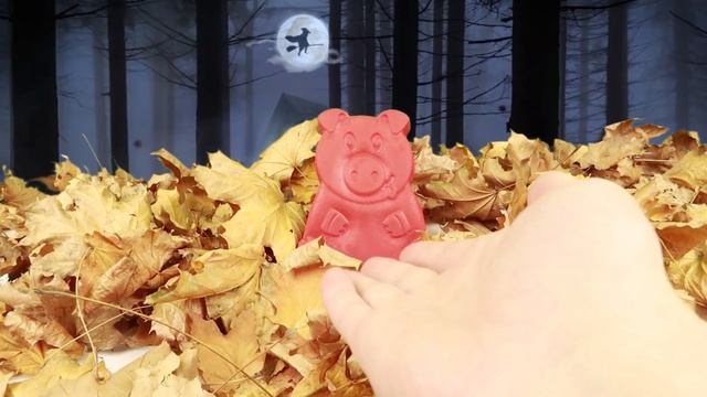 ЧТО ВКУСНЕЕ ЧЕЛЛЕНДЖ или КОВАРНЫЙ ПОДАРОК НА ХЕЛЛОУИН для ПОРОСЕНКА СТЕПКИ. ХЕЛЛОУИН НАЧАЛО смотреть онлайн