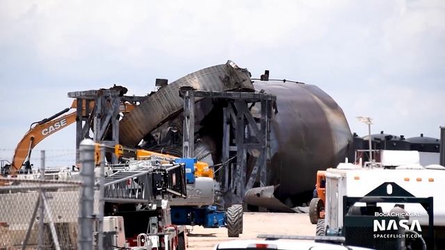 SpaceX Boca Chica - Starship SN4 Aftermath - Successors Line Up смотреть онлайн