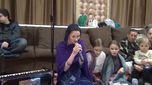 День ухода Шрилы Прабхупады. Песня Виталия и Натальи Сколовых "Прабхупада". Пермь 15.11.2015 смотреть онлайн