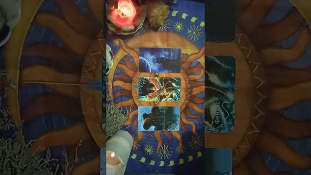 ?У него есть отношения? ?Или ОН одинок? ?Расклад на картах Таро✨гадание на отношения?